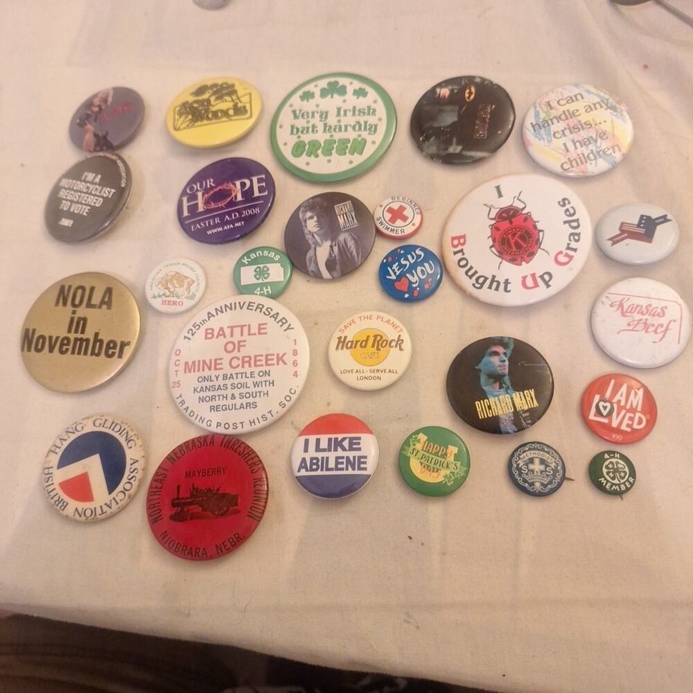lot of vtg 26 pinback buttons Pins Various Batman To Lita Ford To 4H